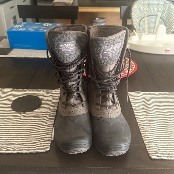 North Face Boots - Picture 2 of 4
